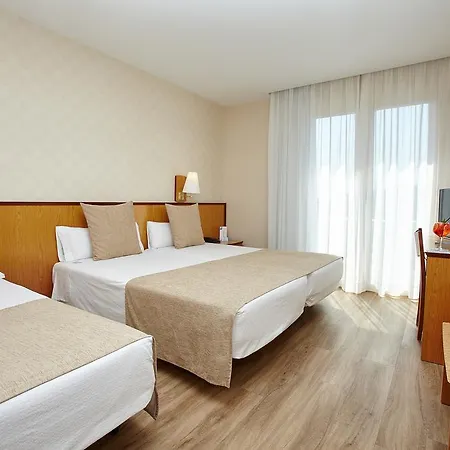 Отель Vincci Mae