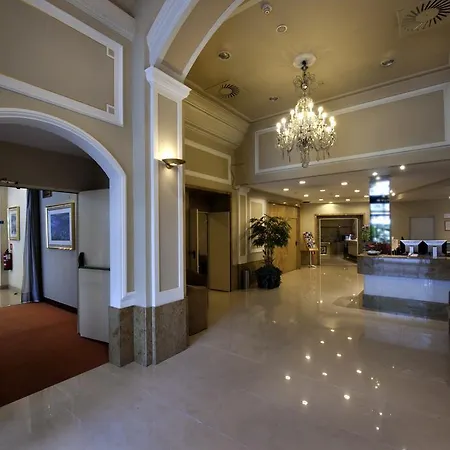Hotel Vincci Mae 4*