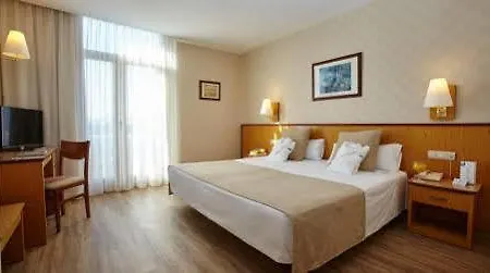 Vincci Mae מלון 4*