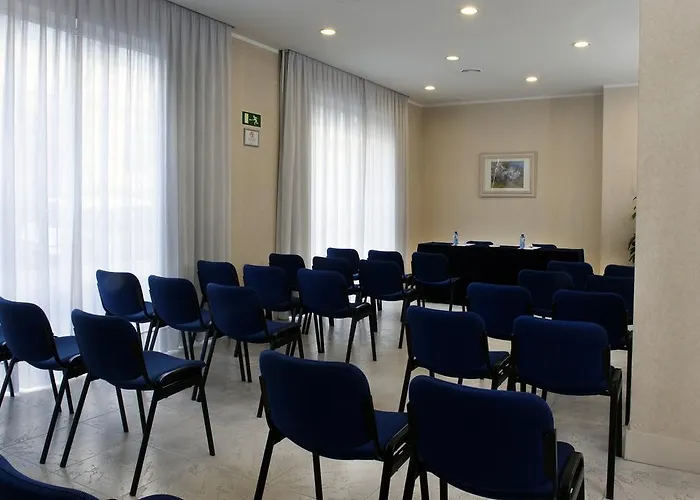 Hotel Vincci Mae 4*