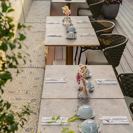 Hotel Vincci Mae 4*