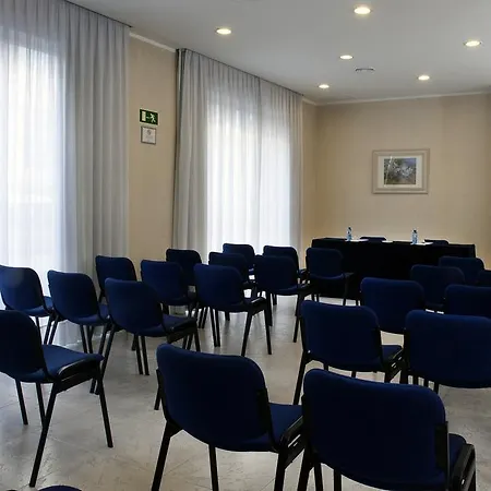 Ξενοδοχείο Vincci Mae 4*